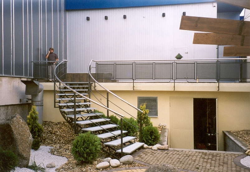 EXTERIROV PRVKY - SCHODIT