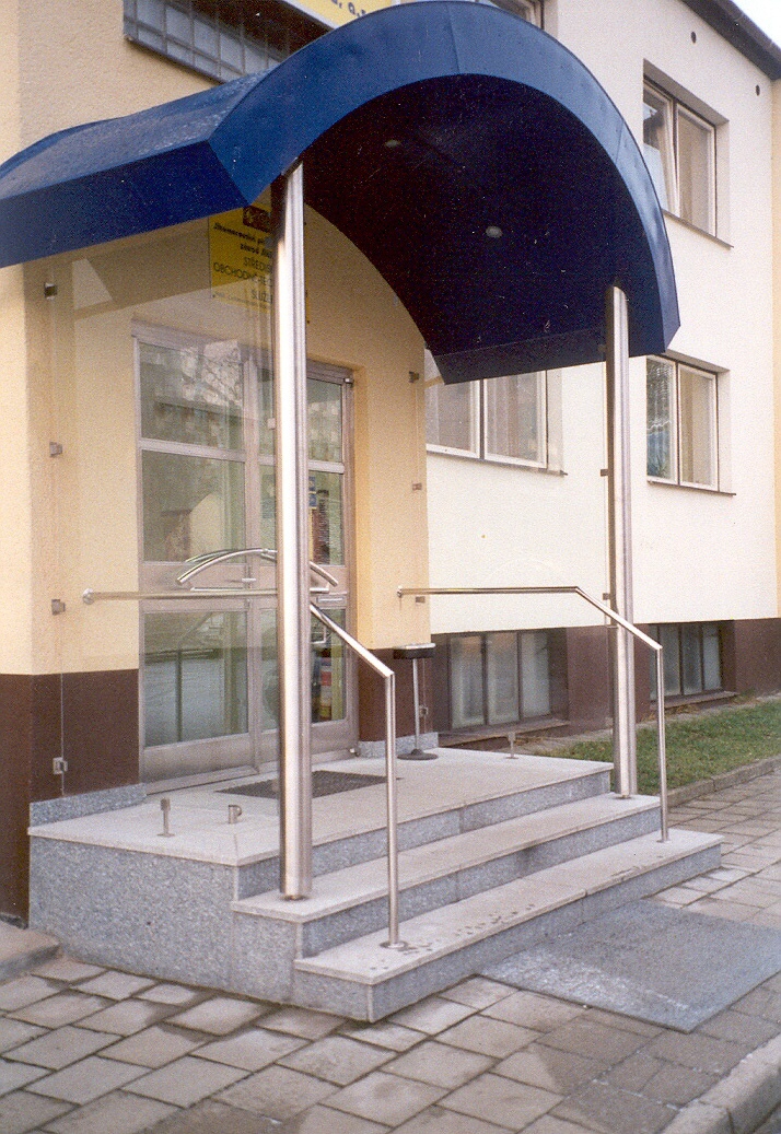 EXTERIROV PRVKY - ZBRADL